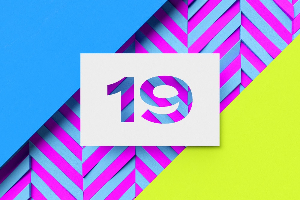 Číslo devatenáct chce být nezávislé, jenže život mu hází neustále klacky pod nohy, což může být pro nositele tohoto čísla mnohdy vyčerpávající a únavné. Z tohoto důvodu někdy nehrají podle pravidel a snaží si svou životní situaci ulehčit zkratkou.