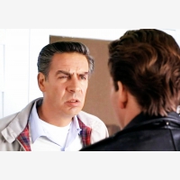 Jerry Orbach (Dr. Houseman)