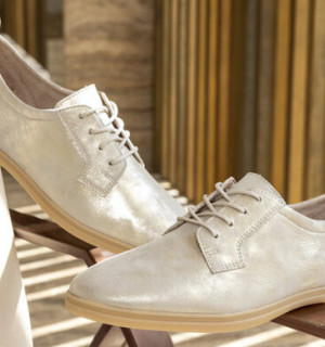 Boty, které postrádají podpatek, ale překypují pohodlím