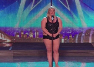 Když přišla na pódium, porotci jen kroutili hlavou. Stačilo pár sekund a všichni zůstali jak opaření!