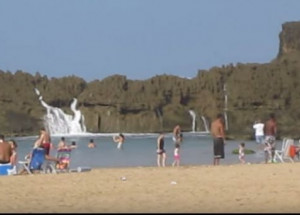 Na první pohled je to pláž jako každá jiná. To, co se ale stane za několik sekund, vás vyvede z míry!