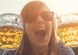 Deset pádných důvodů, proč by všechny ženy měly pít pivo!