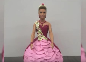 V cukrárně upekli dort, který na internetu rozvířil vlnu negativních reakcí. Je tohle přes čáru?