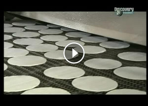 Jak se vyrábí mražená pizza? Velice rychle a jednoduše.