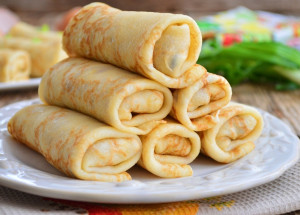 Tvarohové palačinky s vanilkovým pudingem bez mouky a cukru, po kterých nemusíte mít výčitky