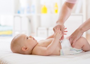 Pánské toalety bez přebalovacích pultů: Tátové chtějí změnu