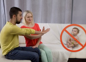 Mladý pár šokoval na Facebooku statusem, že nikdy nebude mít vlastní dítě. Muž totiž podstoupil vasektomii