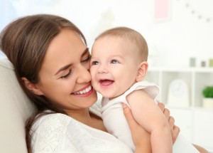 Změna hlasu, úzkost i manažerské schopnosti: Ženy se po porodu mění fyzicky i psychicky