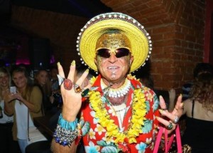 Zemřel Daniel Nekonečný (†52): Extravagantního zpěváka našli u něj doma v koupelně