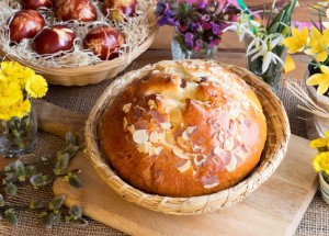 Tradiční máslový mazanec