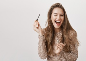 Tyto chyby při používání řasenky možná děláte i vy: Na co si dát pozor?