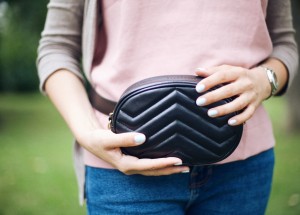 Ledvinky hlásí velký návrat: Víte, jak tento trendy doplněk nosit?