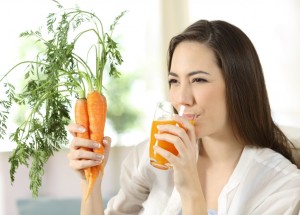 Nechcete se v létě spálit? Na opalovací sezonu vás už teď připraví betakaroten