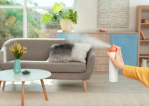 Kupované osvěžovače vzduchu jsou nadupané chemií. Vašemu zdraví škodí stejně jako cigarety