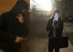 Nejlepší obrana před přepadením či znásilněním? Náraz loktem nebo kopnutí do rozkroku