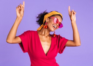 Dámské čelenky do vlasů slaví v roce 2019 velký comeback: Která bude slušet právě vám?