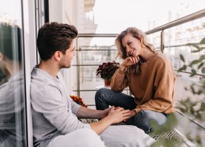 Lhaní ve vztahu: Kdy partnerovi neříkat pravdu?