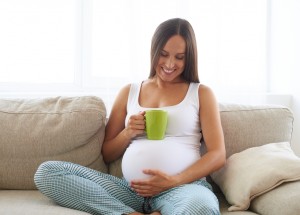 Bylinky a bylinné čaje v těhotenství: Dejte si pozor na třezalku, šalvěj nebo zázvor