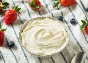 Domácí mascarpone ze dvou surovin: Je levnější než kupované a dostane vás svou chutí