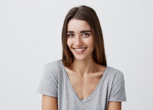 Váš dekolt si zaslouží péči i v zimě. I když zrovna nenosíte výstřihy