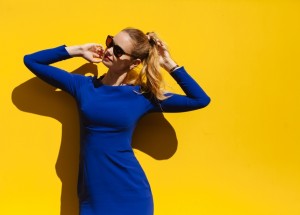 Barvou roku 2020 je podle institutu Pantone klasická modrá: Vévodit bude i světu módy