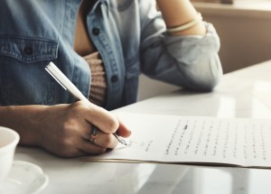 Jak si psát deník a zůstat u toho co nejdéle: Denně vám stačí jedna věta, kromě tužky a papíru zkuste chytrou aplikaci