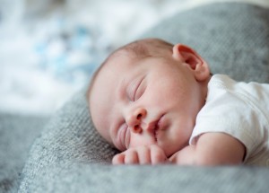 Britka Louise Warneford porodila po 18 potratech vytoužené dítě. Mámou se stala ve 48 letech