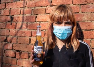 Slavné mexické pivo Corona lidé neprávem spojují s koronavirem. Značce klesá prodej