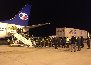 Druhé letadlo Smartwings přivezlo z Číny do Česka 700 tisíc roušek a 100 tisíc respirátorů: Další ochranné pomůcky jsou na cestě