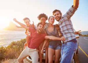 Sobotní počasí vylákalo ven houfy lidí. Jak v Česku vypadá porušování vládního nařízení?