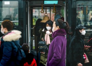 Jižní Koreji se daří brzdit šíření nového koronaviru. Poučila se z epidemie MERSu v roce 2015