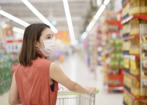 Nouzový stav v Česku: Které obchody mají otevřeno a do kterých se ještě nedostanete