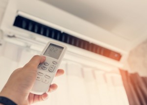 Koronavirus se může šířit klimatizací, upozorňují čínští vědci