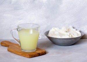 Syrovátka pomáhá při hubnutí a zajišťuje krásnou pleť. Má i další blahodárné účinky