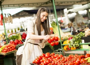 Podle čeho vybrat v obchodě kvalitní rajčata: Zaměřte se na jejich barvu, vůni i tvrdost