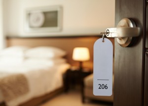 Na dovolenou s dezinfekcí na úklid: Toto jsou nejzamořenější místa v hotelovém pokoji