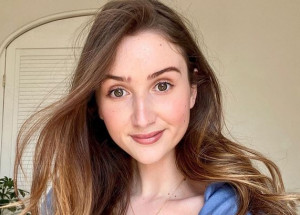 Dívka trpěla velkými bolestmi břicha. Madeleine si od zdravotníků vyslechla, že má zácpu a je hysterka, vše ale bylo jinak
