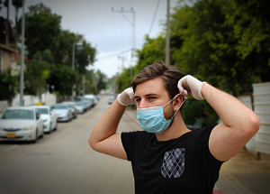 Tvrdý lockdown v Izraeli pomohl. Počet nových nákaz koronavirem klesá, stát uvolňuje některé zákazy a omezení