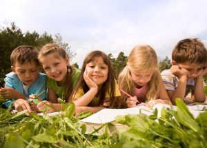 Děti z prvního stupně základních škol by se mohly místo ve třídě učit na škole v přírodě. Ministr Prymula nevyloučil tuto možnost
