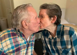 Manželé Joseph a Eve se kvůli koronaviru neviděli 215 dní. Po 60 letech manželství je rozdělil až covid-19