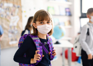Návrat dětí do škol 18. listopadu: Týká se žáků přípravných, 1. a 2. tříd základních škol a všech tříd speciálních škol