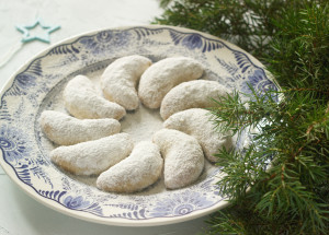 Recept na vinné cukroví ze čtyř surovin si zamilujete. Hlavní přísadou této rychlovky mezi vánočním cukrovím je bílé víno