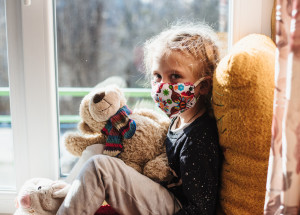 Po prodělání koronaviru hrozí dětem syndrom multisystémové zánětlivé odpovědi. Česko hlásí desítky případů