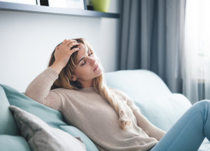 12 nejčastějších dlouhodobých problémů po překonání covidu-19: Až 100 procent vyléčených lidí bojuje s únavou