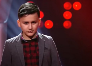 Chlapec zazpíval píseň známé zpěvačky. Publikum nešetřilo ovacemi