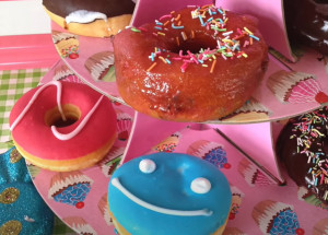 Máte rádi donuty? Připravte si je v pohodlí domova