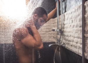 Co o vašem příteli prozradí způsob, jakým se sprchuje?