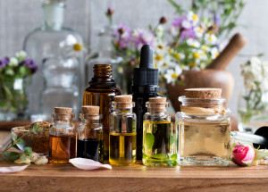 Obáváte se klíšťat, ale nechcete použít chemické repelenty? Vyzkoušejte tyto přírodní