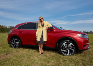 Moderátorka Lucie Borhyová je i nadále věrná automobilové značce DS. Nyní ji můžete potkat v novém modelu