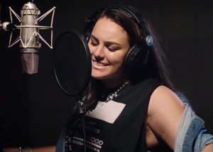 Ewa Farna představila nový singl Tělo. Mějte své tělo rády, ať je jakékoliv, vzkazuje ostatním ženám a dívkám